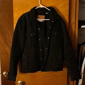 Levi’s men’s Sherpa jacket size M